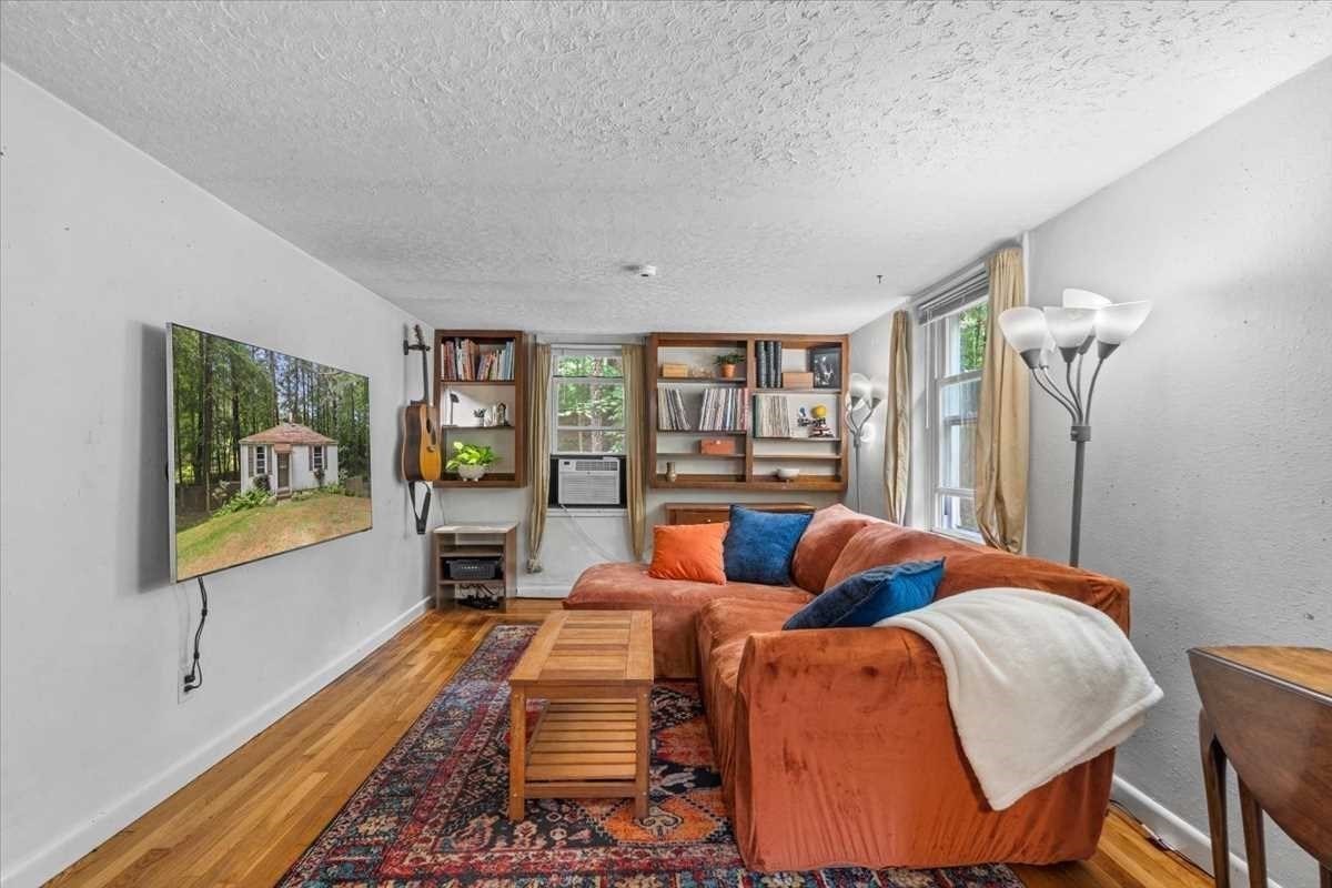 543-547 Quinapoxet Street Property Photo 10