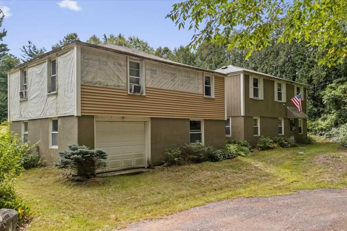 543-547 Quinapoxet Street Property Photo 18