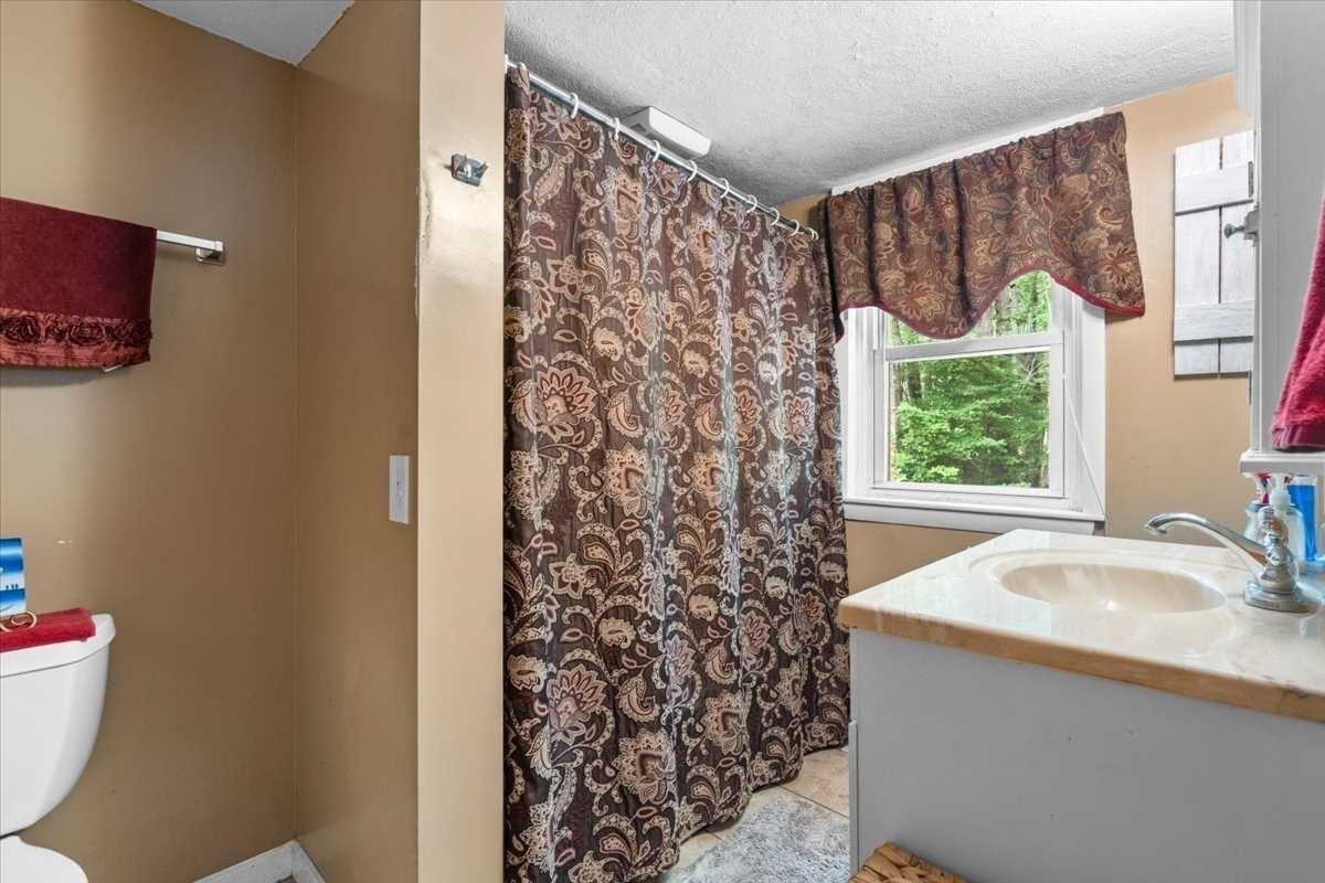 543-547 Quinapoxet Street Property Photo 27