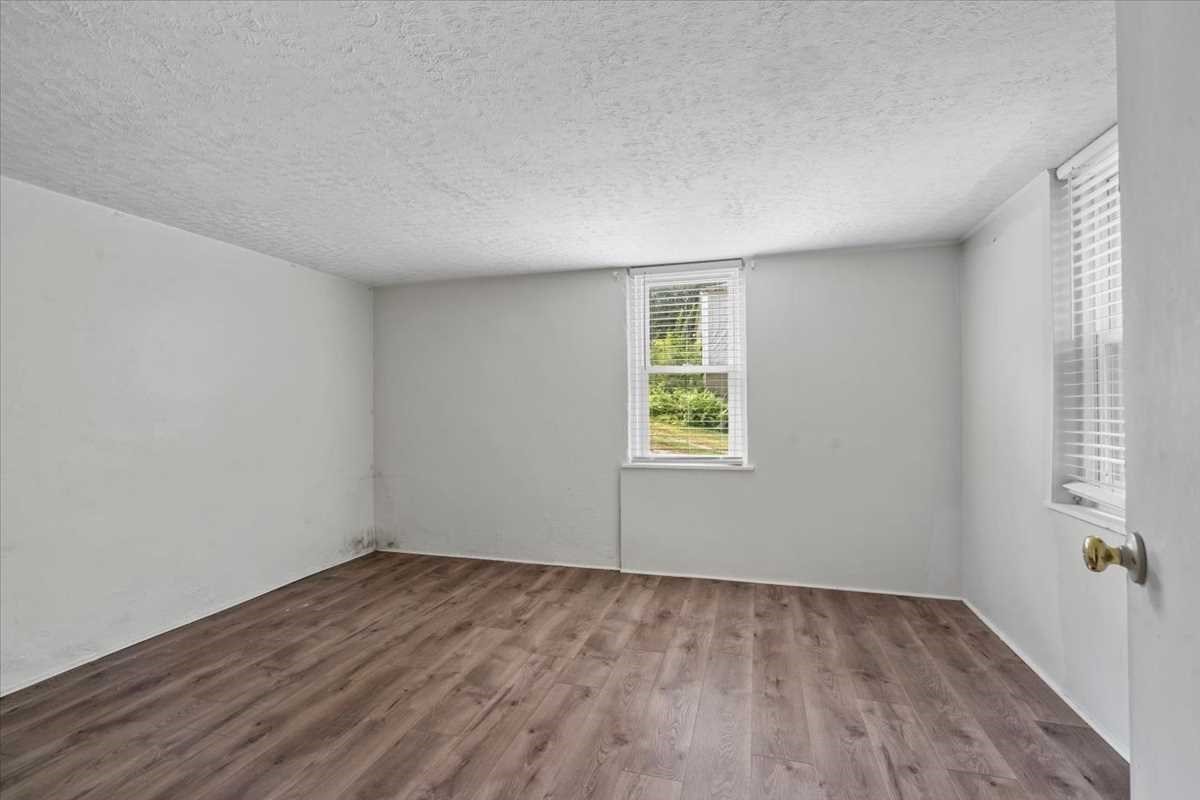 543-547 Quinapoxet Street Property Photo 36