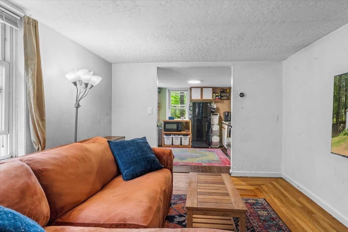 543-547 Quinapoxet St Property Photo 9