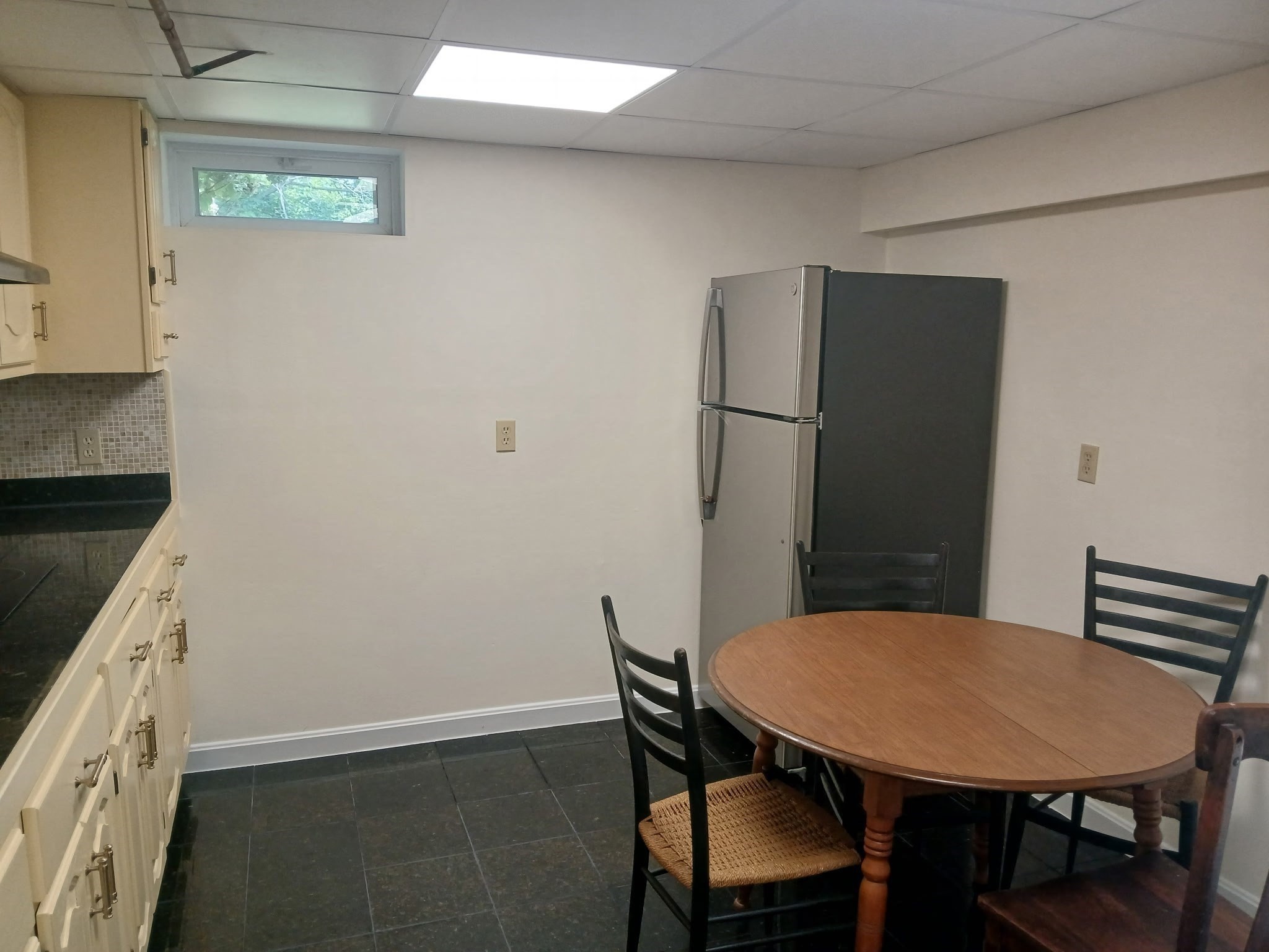 27 Middletown St # B2 Property Photo 4