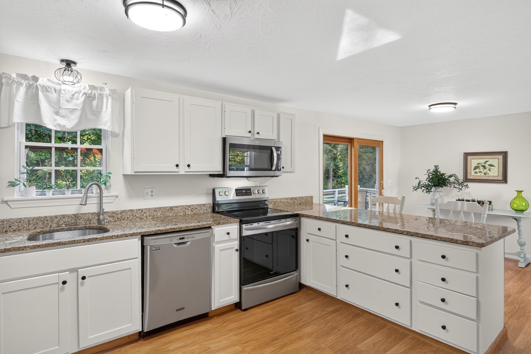 115 Dove Hill Rd Property Photo 4