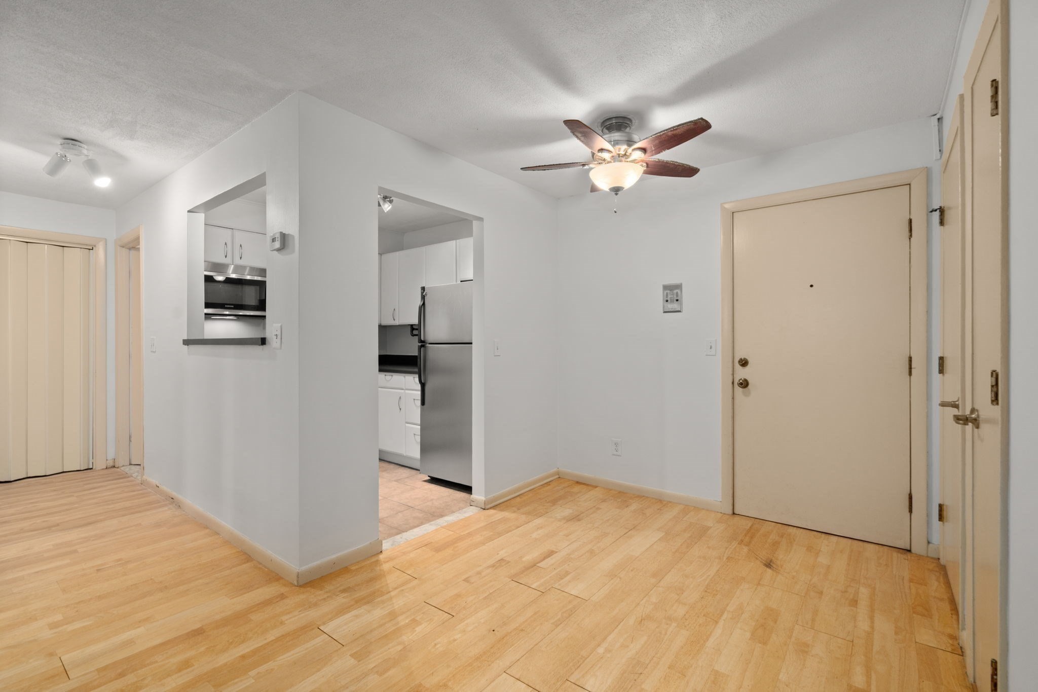 20 Radcliffe # 105 Property Photo 5