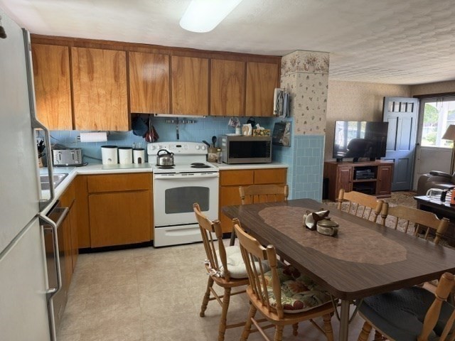 9 Colby Road Property Photo 6