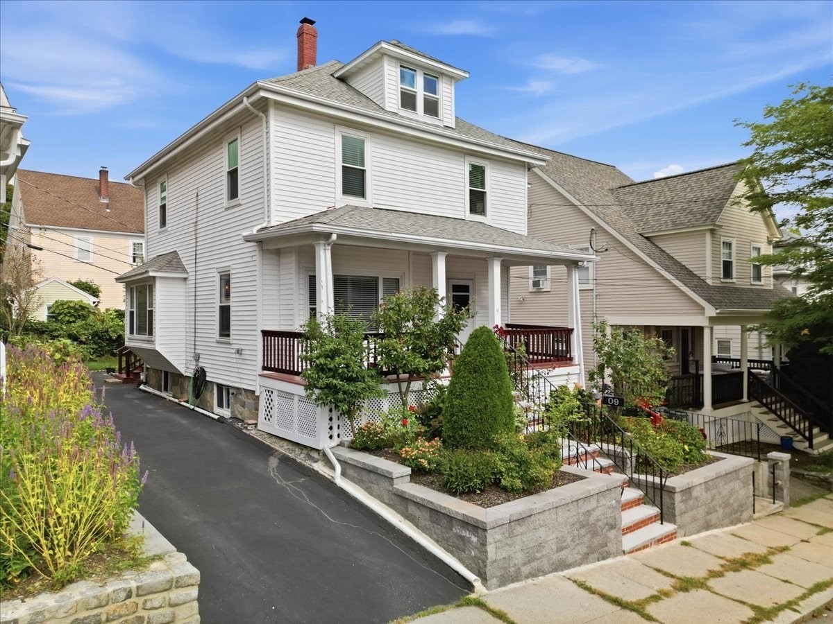 9 Granada Ave Property Photo 4