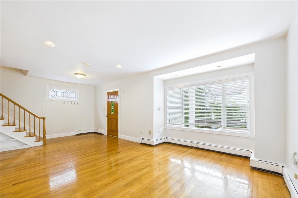 9 Granada Ave Property Photo 11