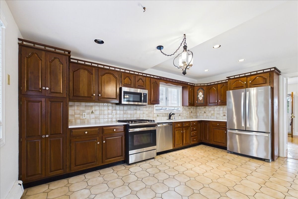 9 Granada Ave Property Photo 17