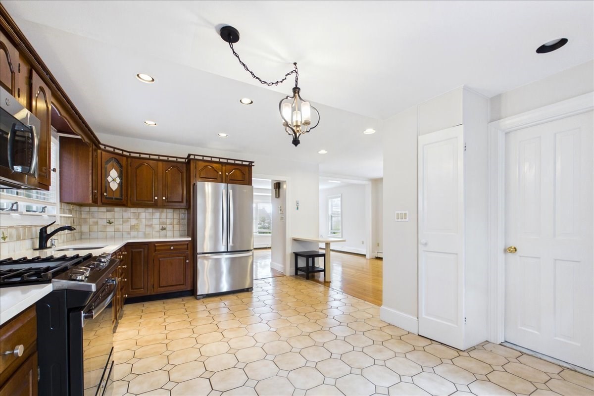 9 Granada Ave Property Photo 18
