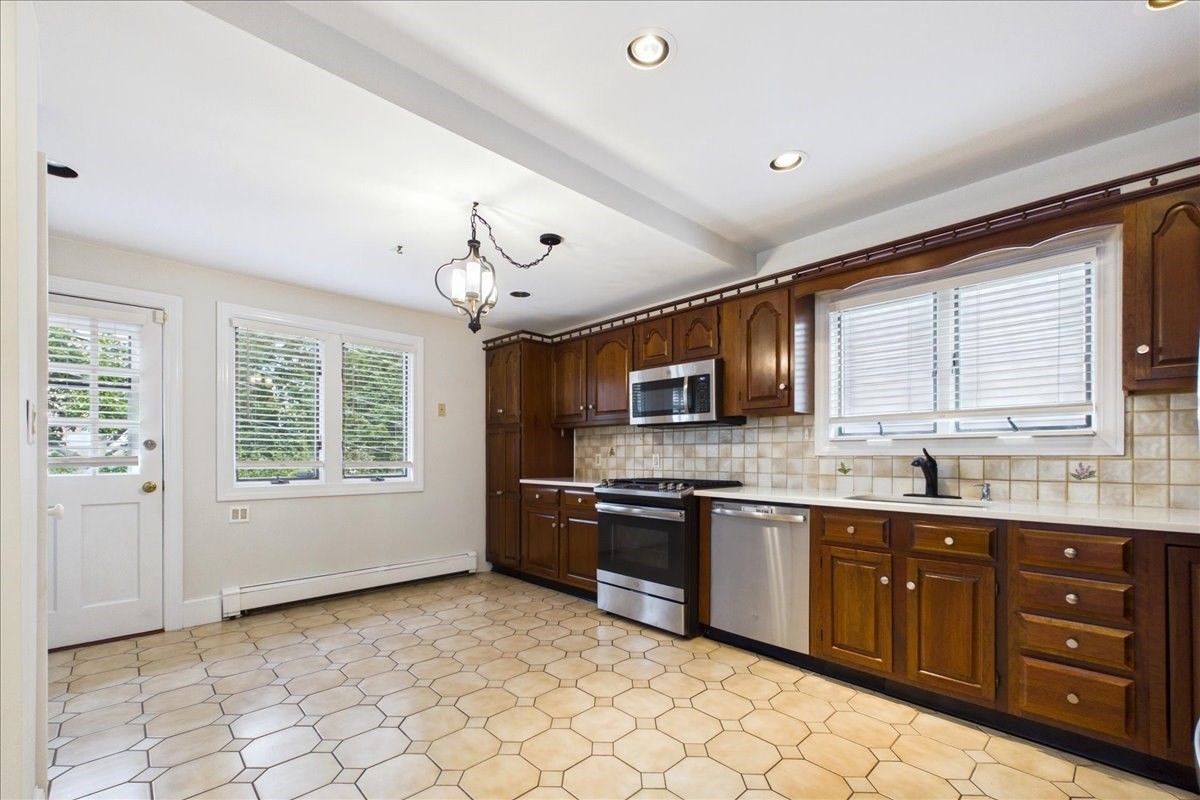 9 Granada Ave Property Photo 19