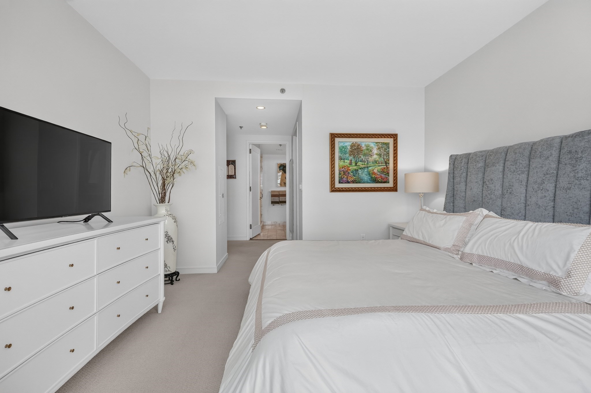 580 Washington St # 1410 Property Photo 17