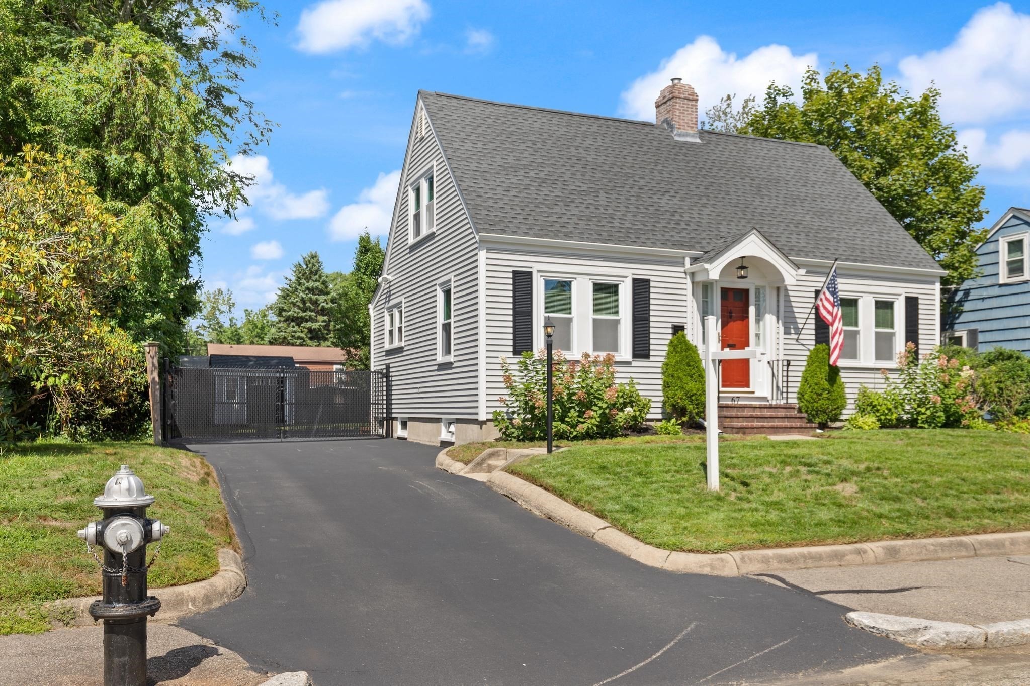 67 Woodard Ave Property Photo 3
