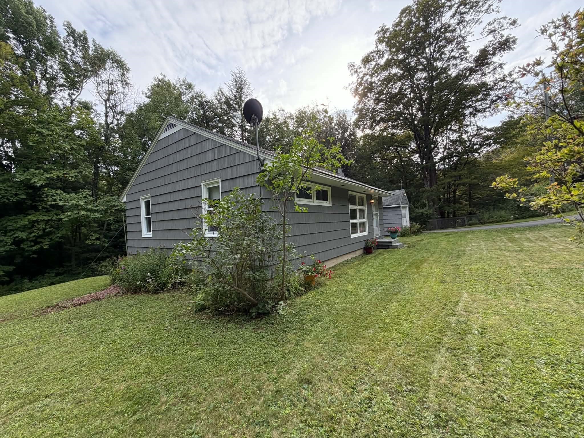 304 Chapel Rd Property Photo 4