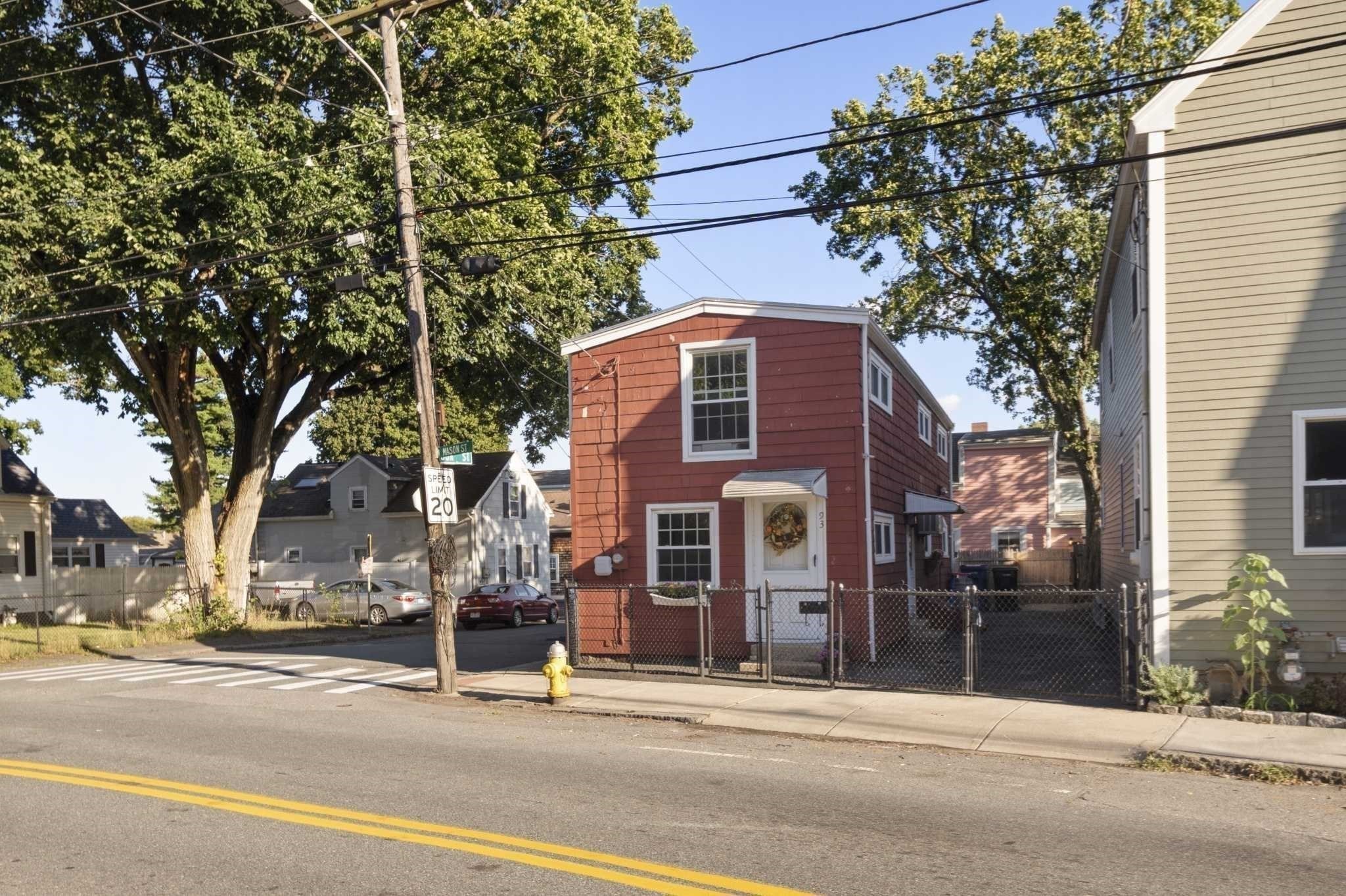 93 Mason St Property Photo 3