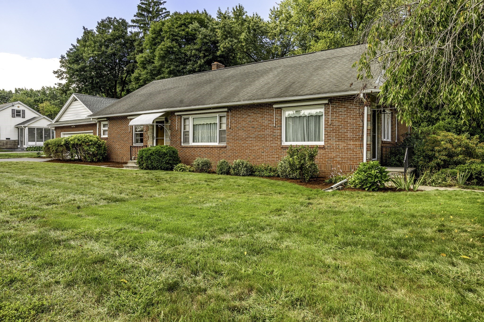 538 Newton Street Property Photo 3