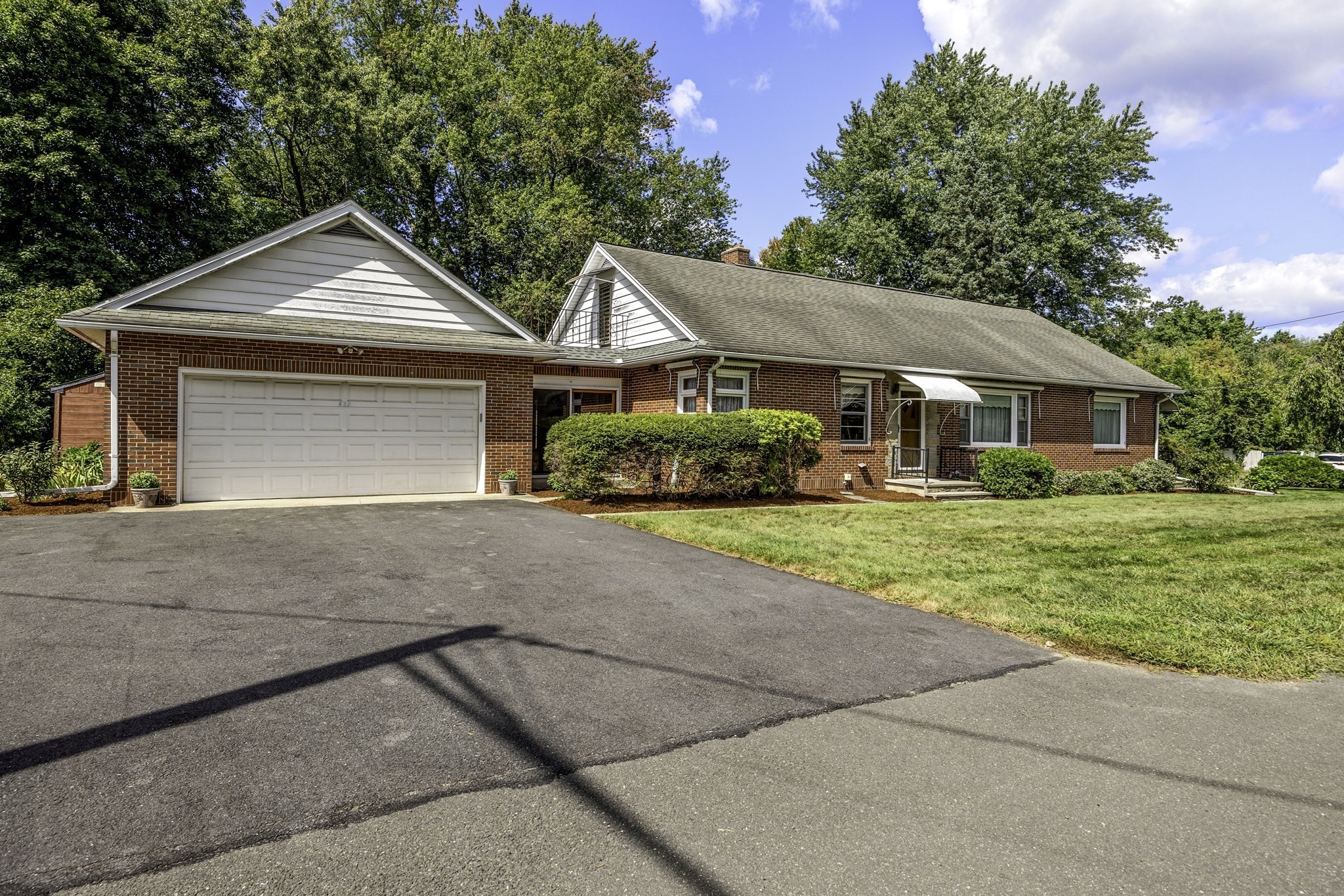 538 Newton Street Property Photo 4