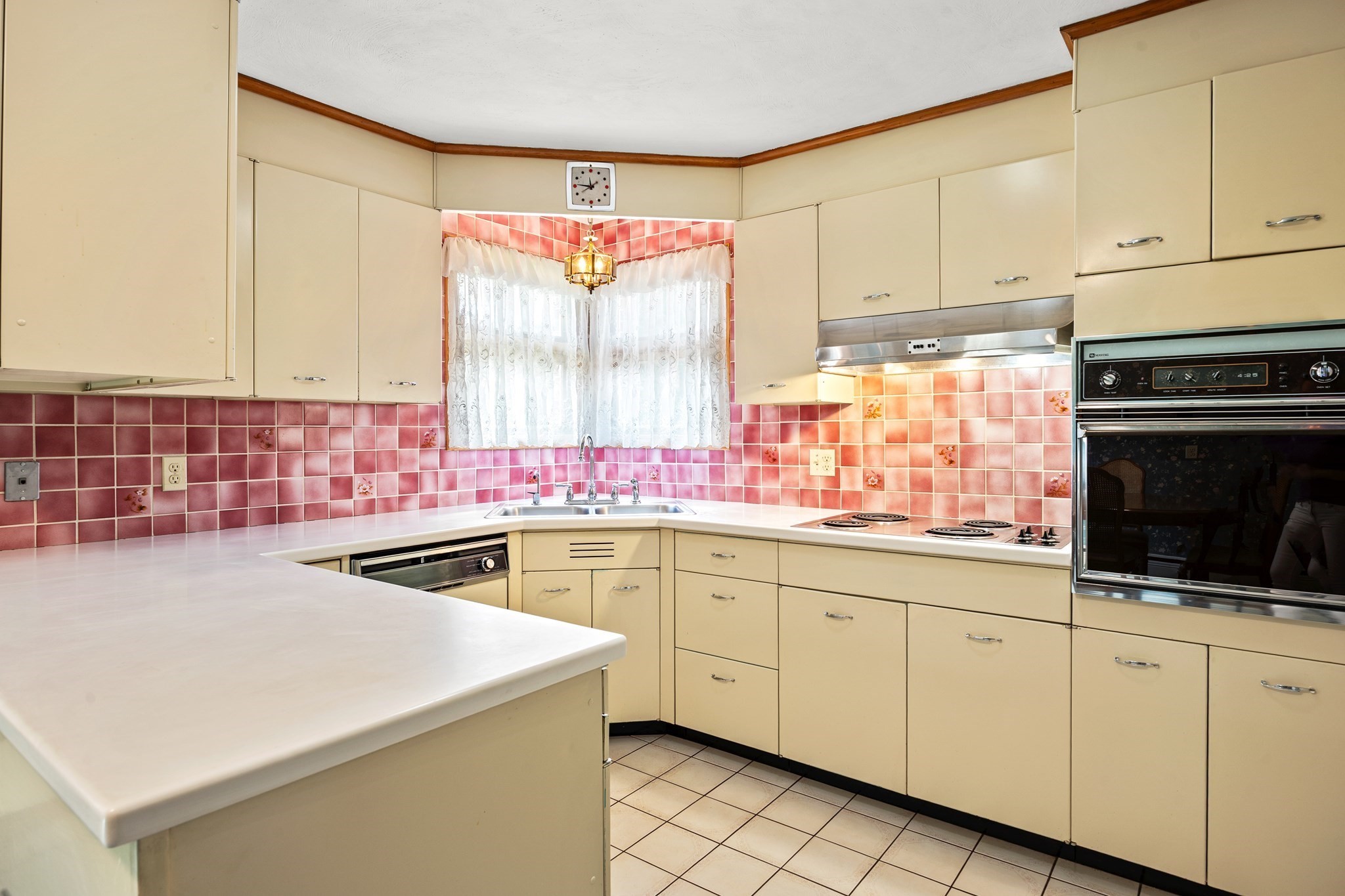 538 Newton Street Property Photo 11