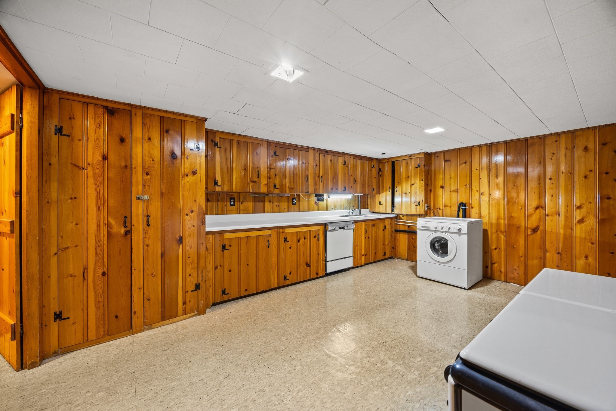 538 Newton Street Property Photo 41