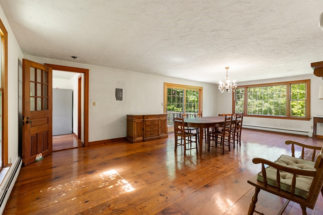 220 Essex St Property Photo 12