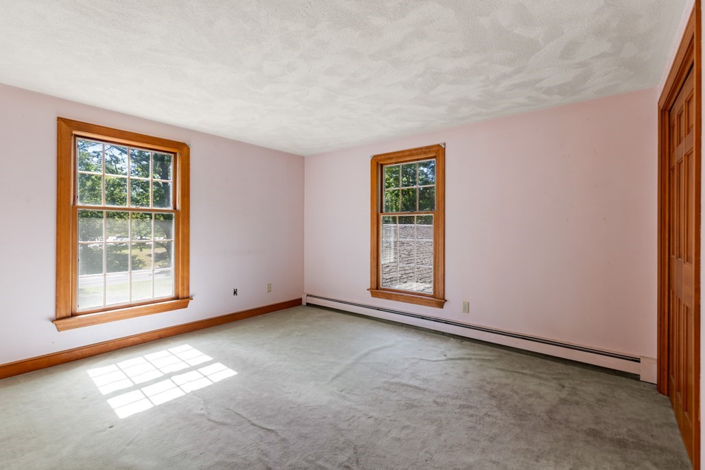 220 Essex St Property Photo 35