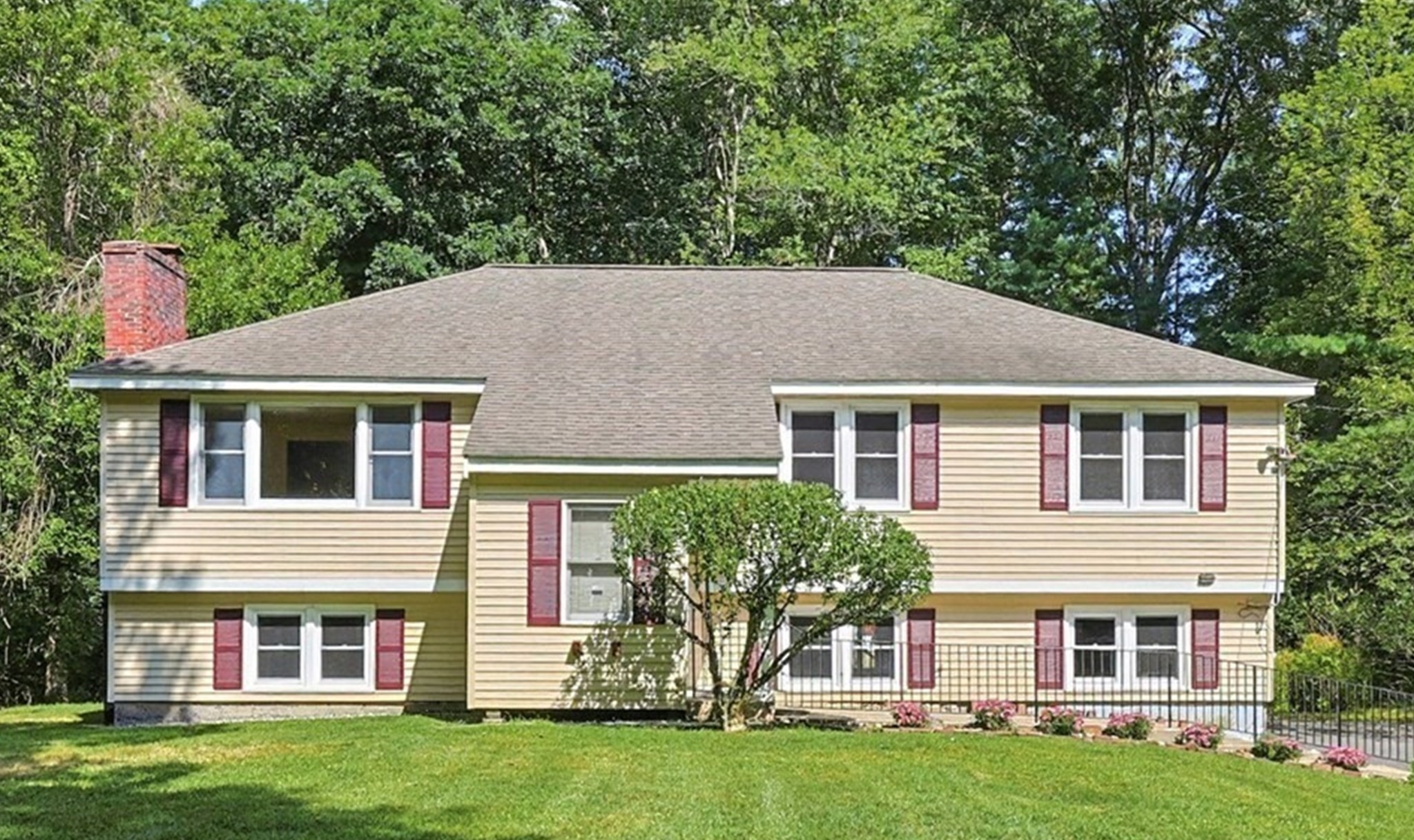 109 Davis Road Property Photo 1