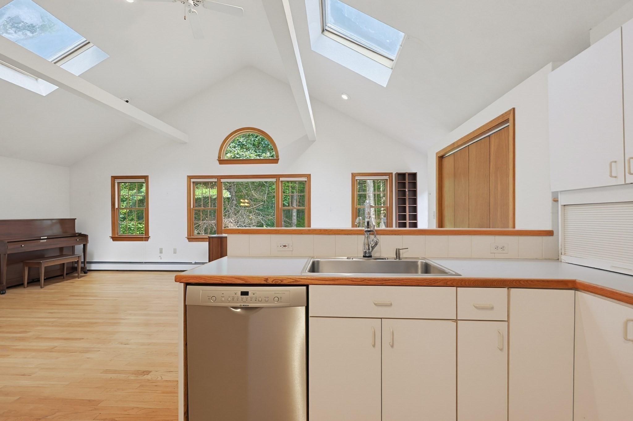109 Davis Road Property Photo 12