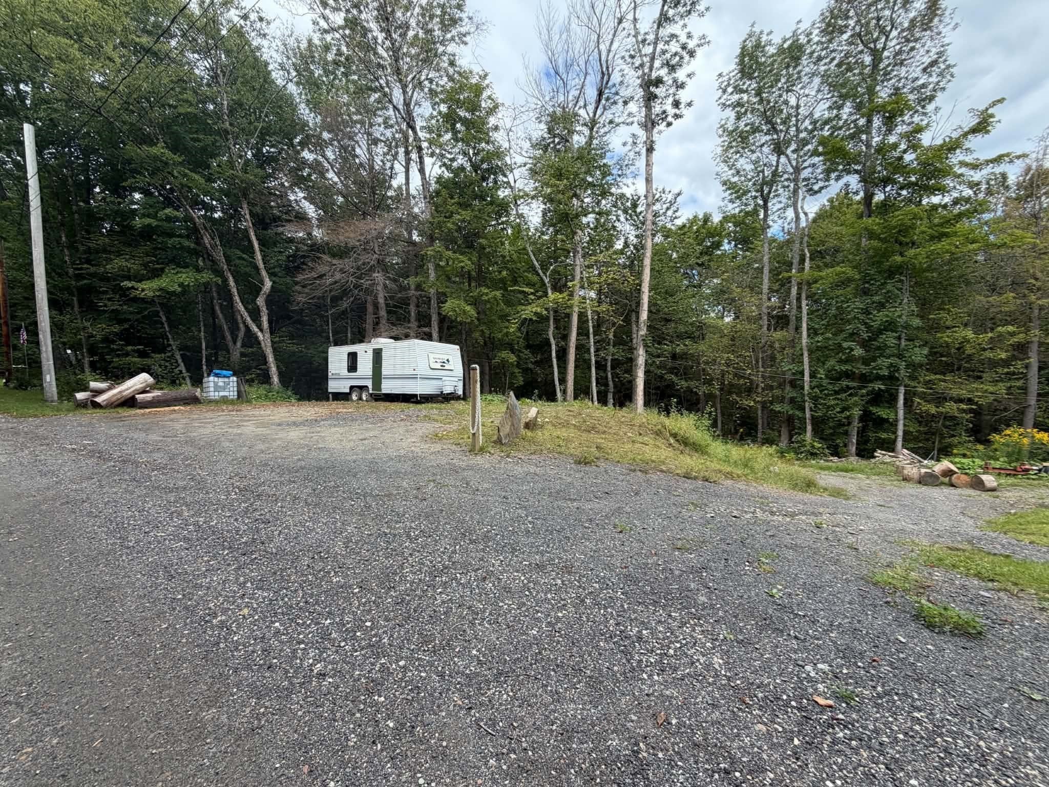 27 Navaho Ln Property Photo 7
