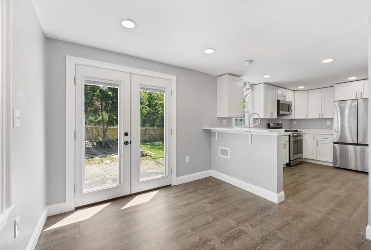 71 Glaside Ave # 2 Property Photo 1