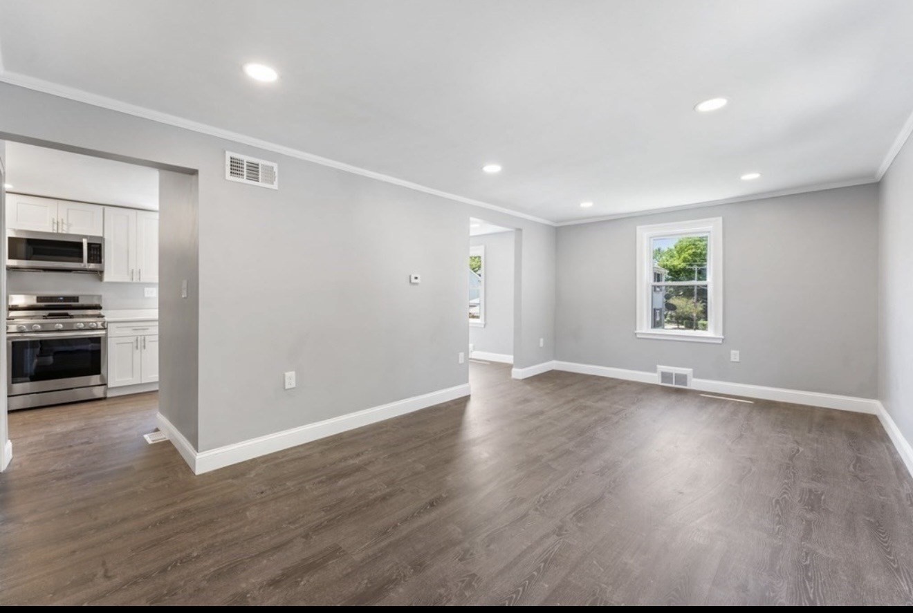 71 Glaside Ave # 2 Property Photo 4
