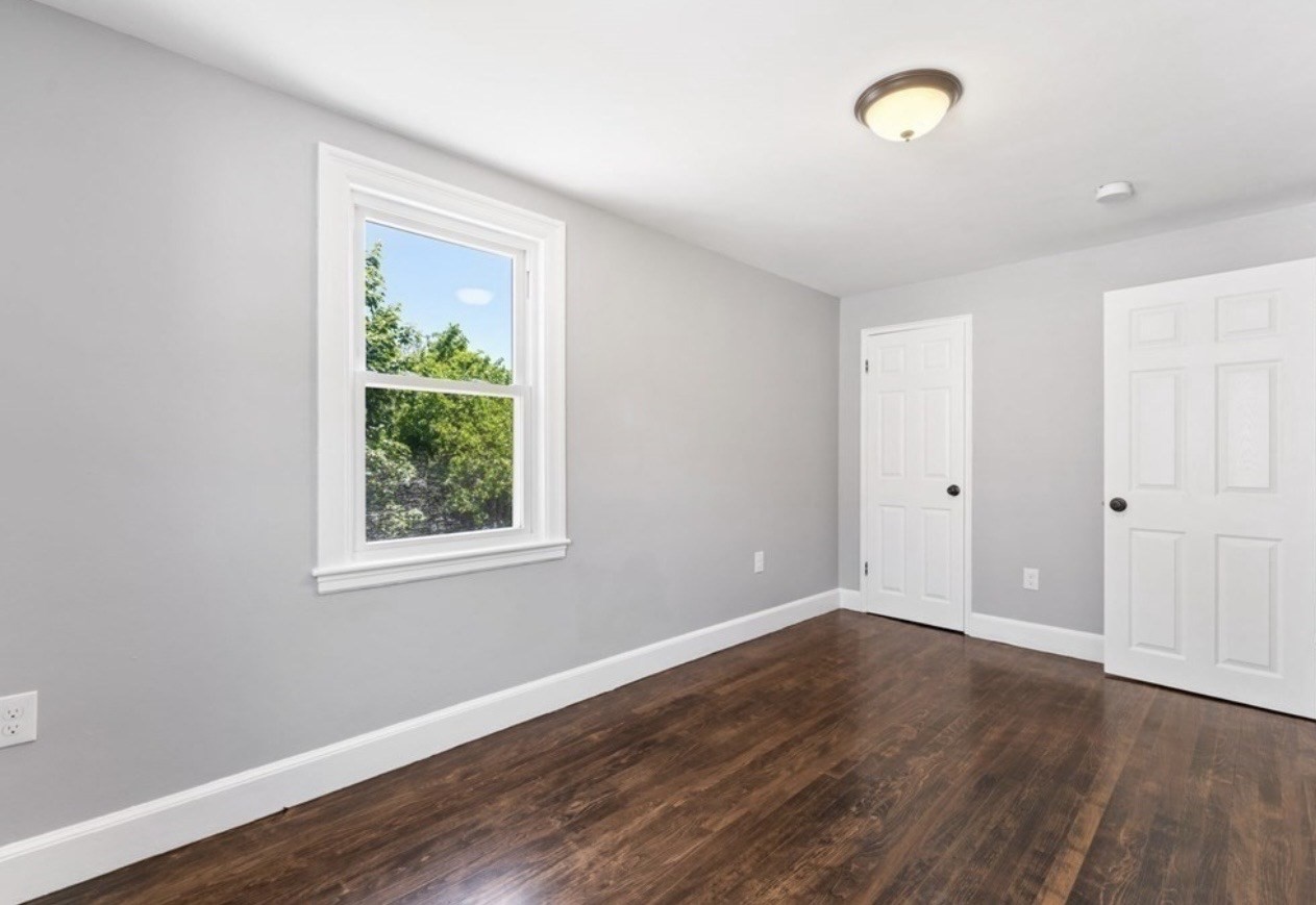 71 Glaside Ave # 2 Property Photo 5