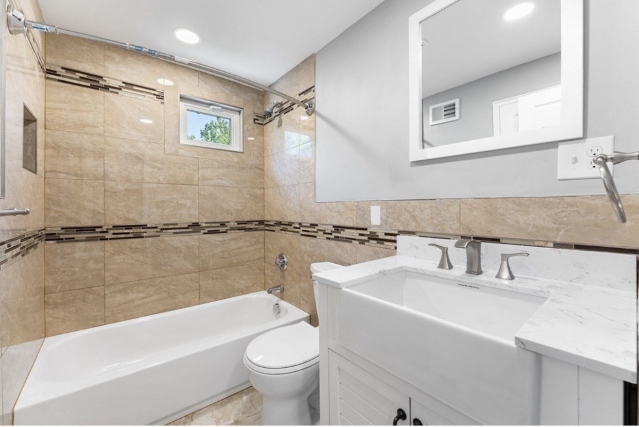 71 Glaside Ave # 2 Property Photo 7