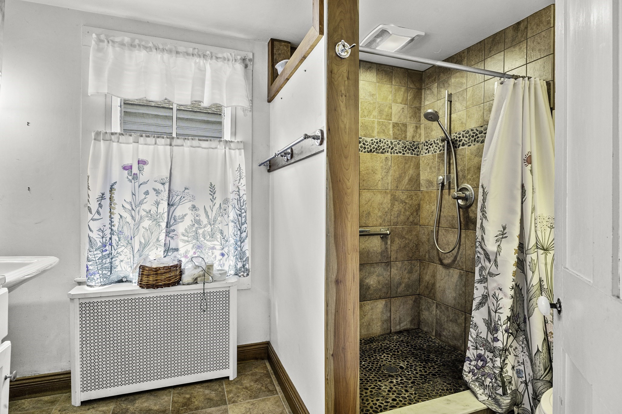 37 Cottage Street Property Photo 35
