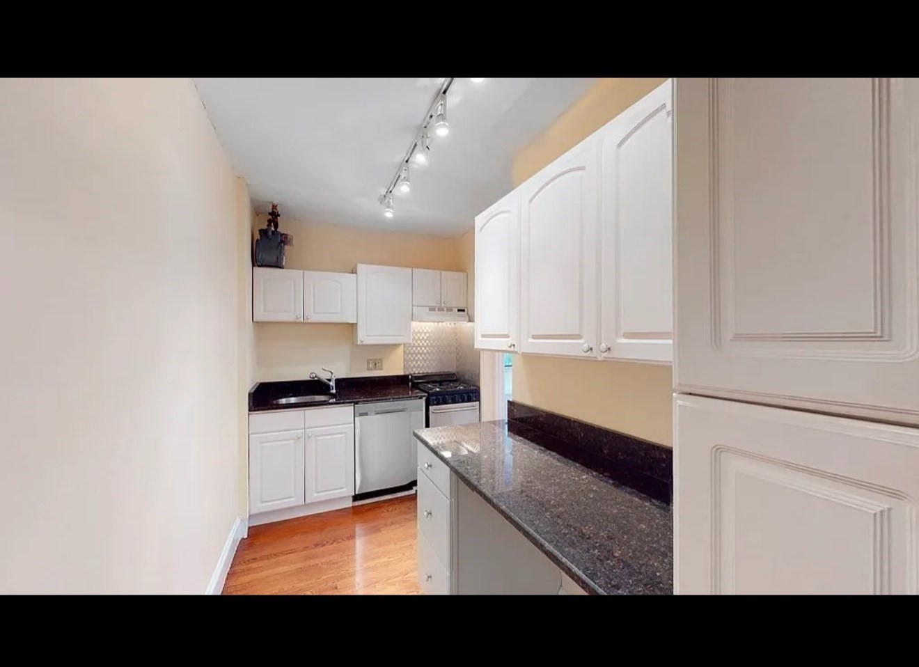 66 Queensberry St # 119 Property Photo 2