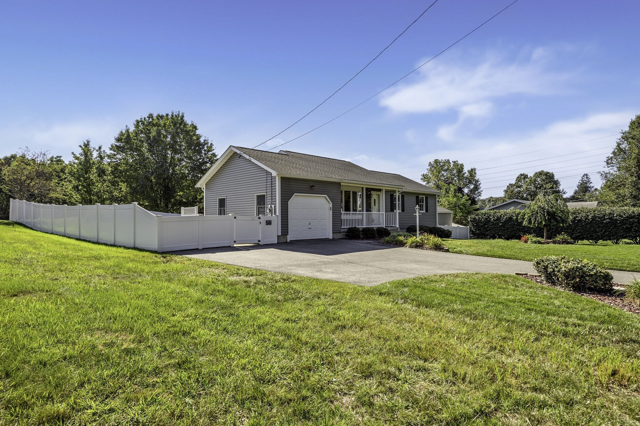 488 Sheridan Street Property Photo 4