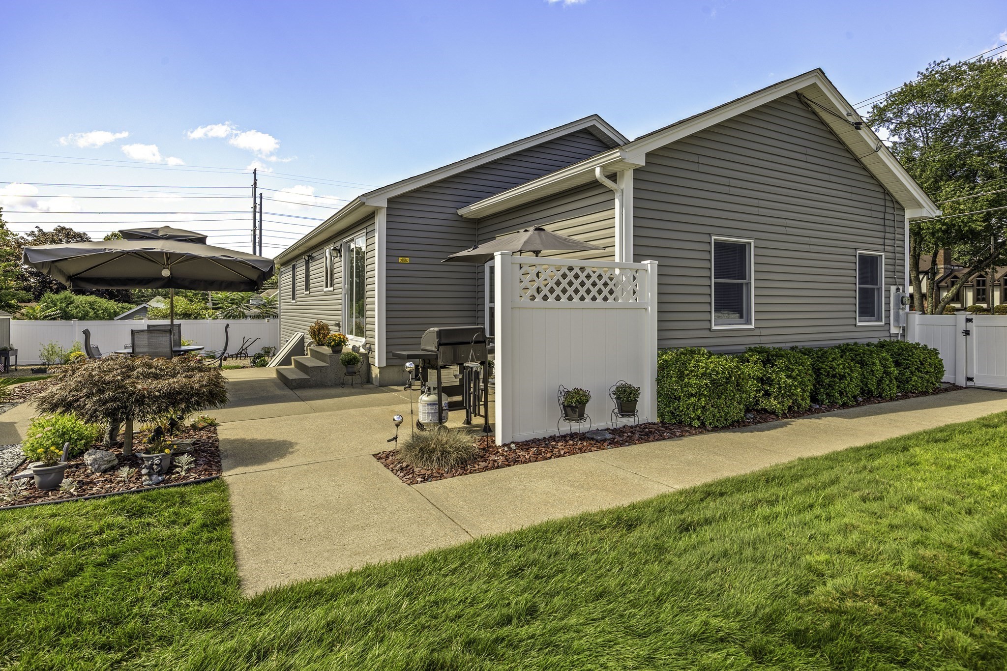 488 Sheridan Street Property Photo 11