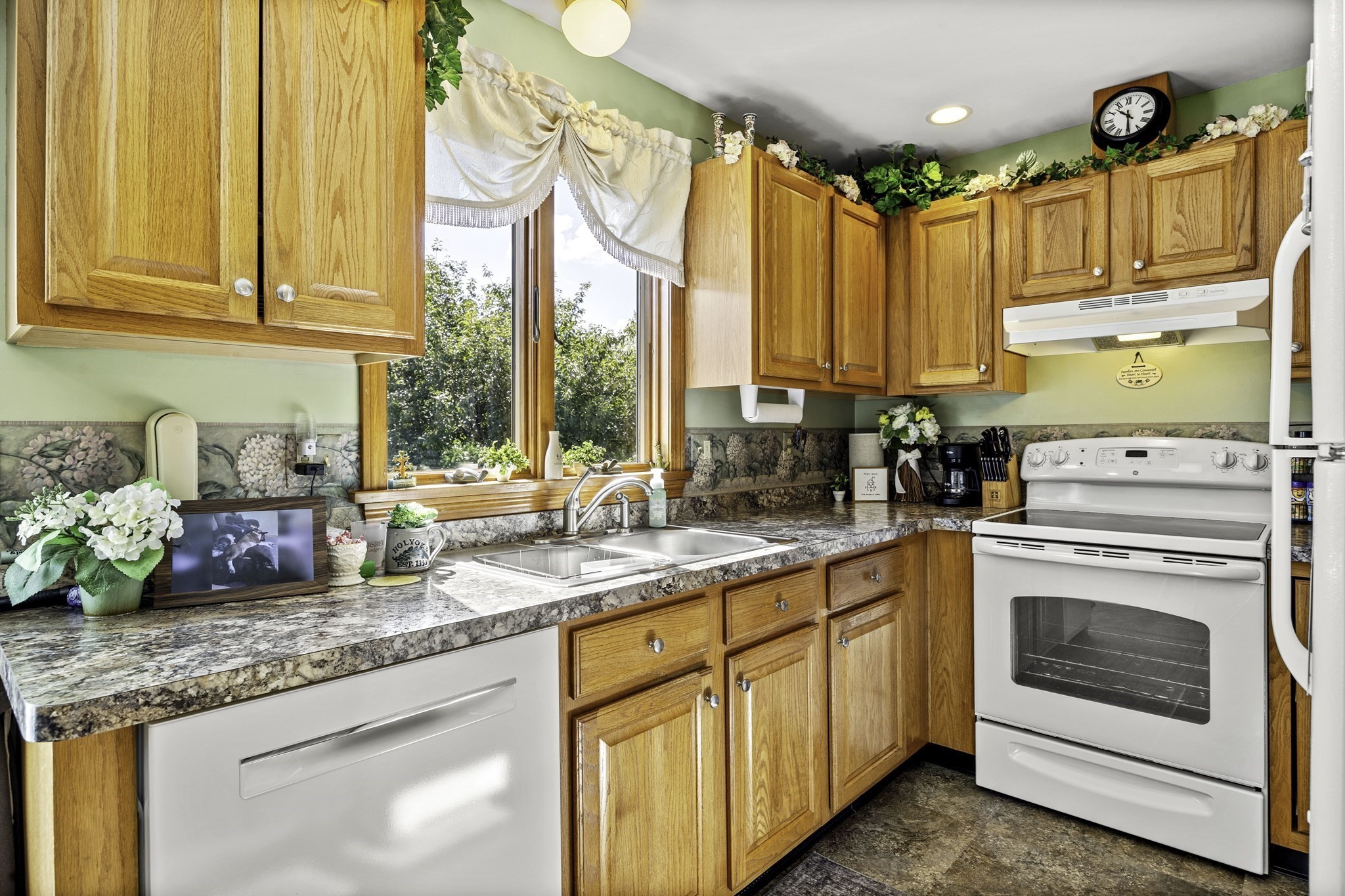 488 Sheridan Street Property Photo 27