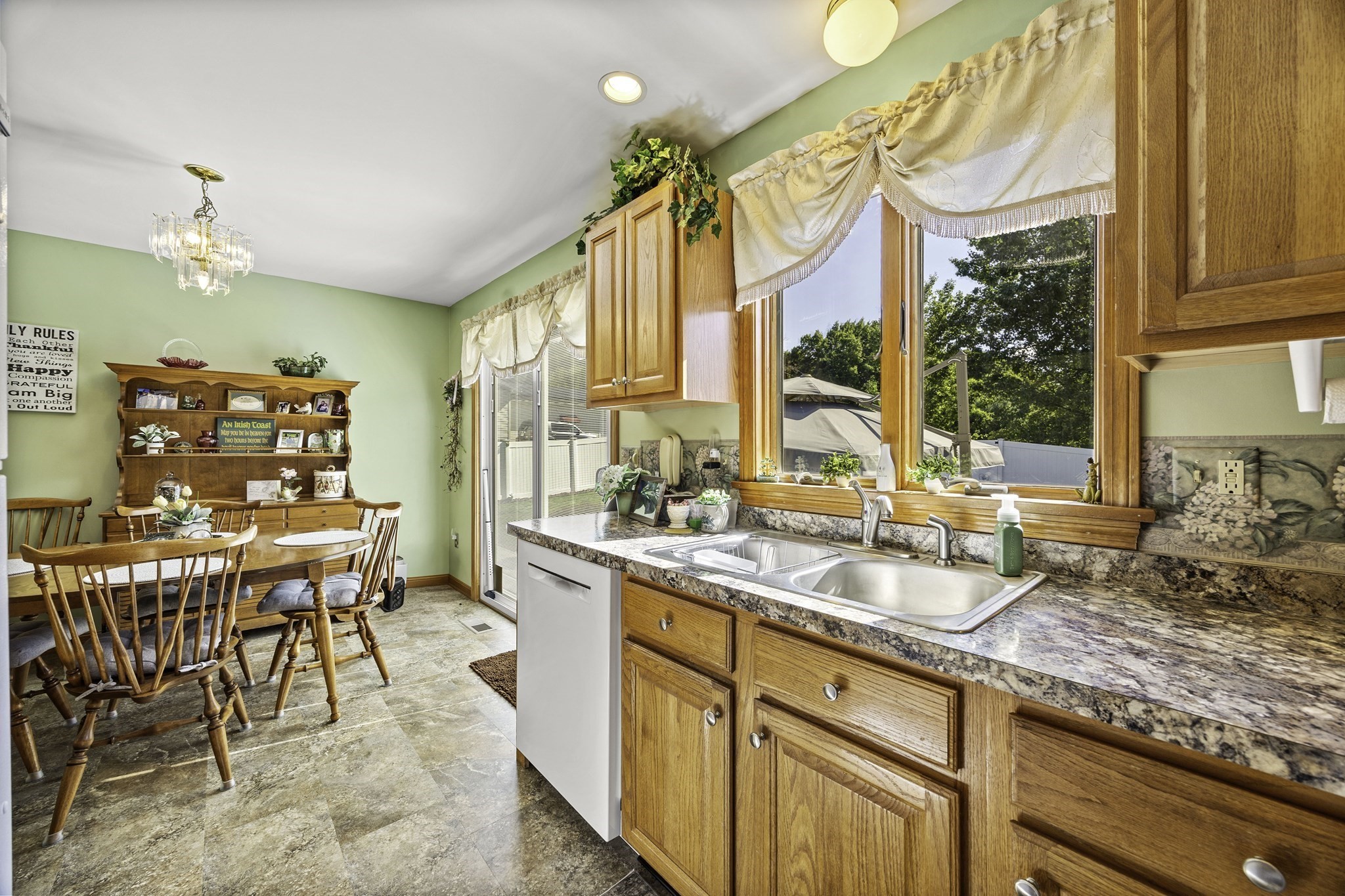 488 Sheridan Street Property Photo 28