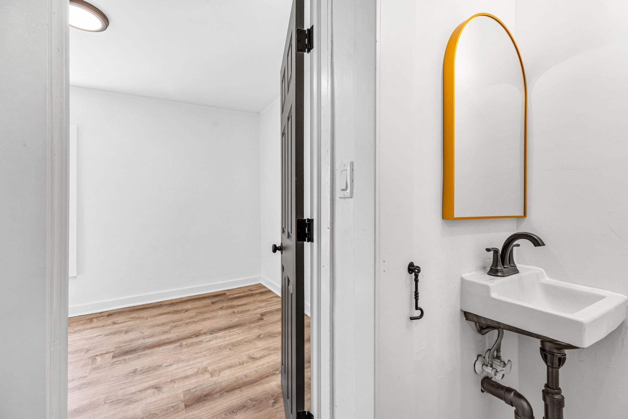 42 Washington St Property Photo 24