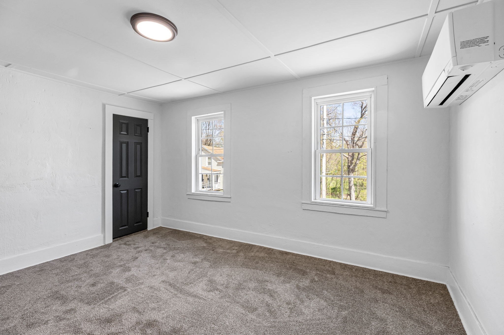 42 Washington St Property Photo 27