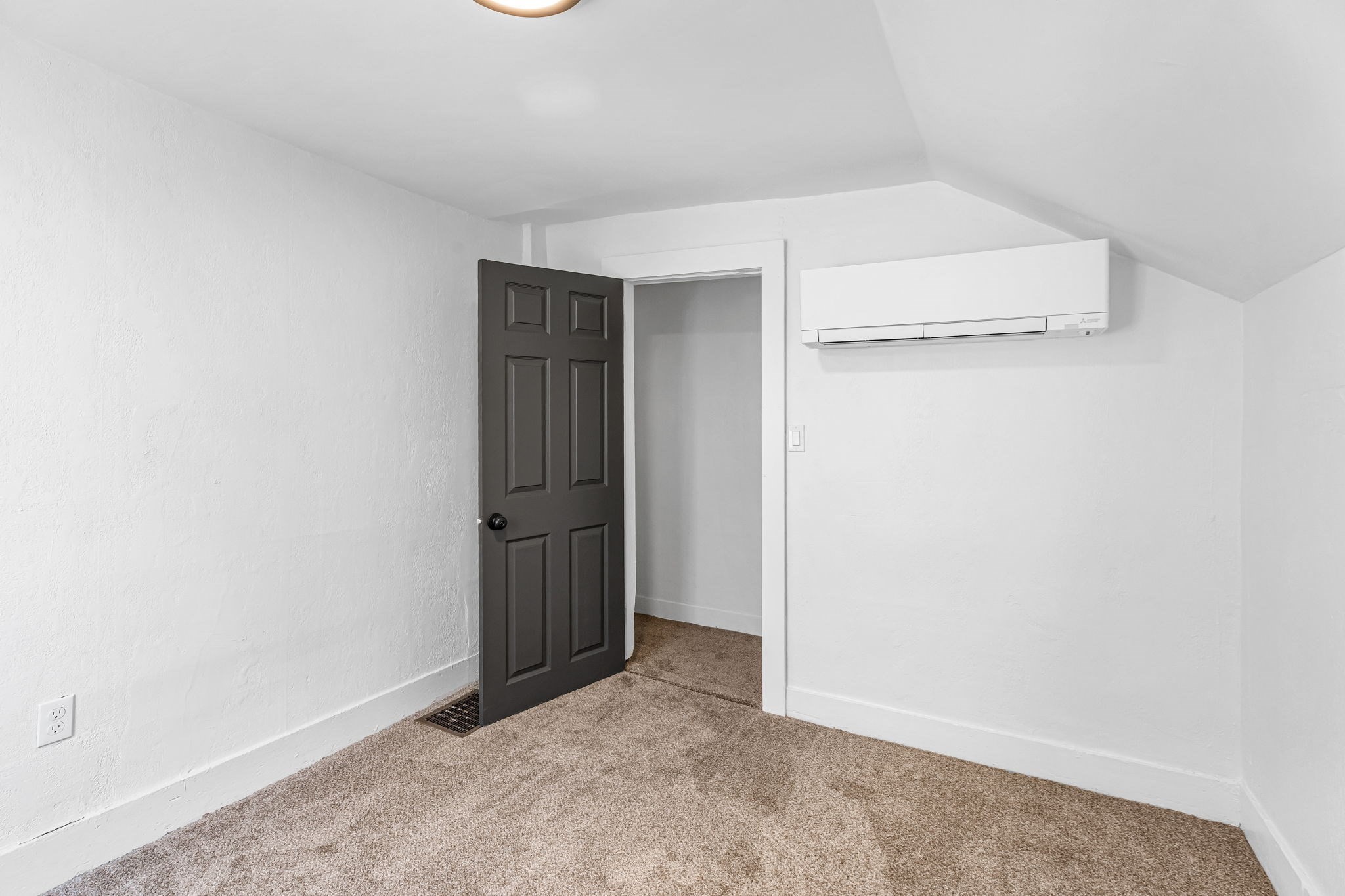 42 Washington St Property Photo 28