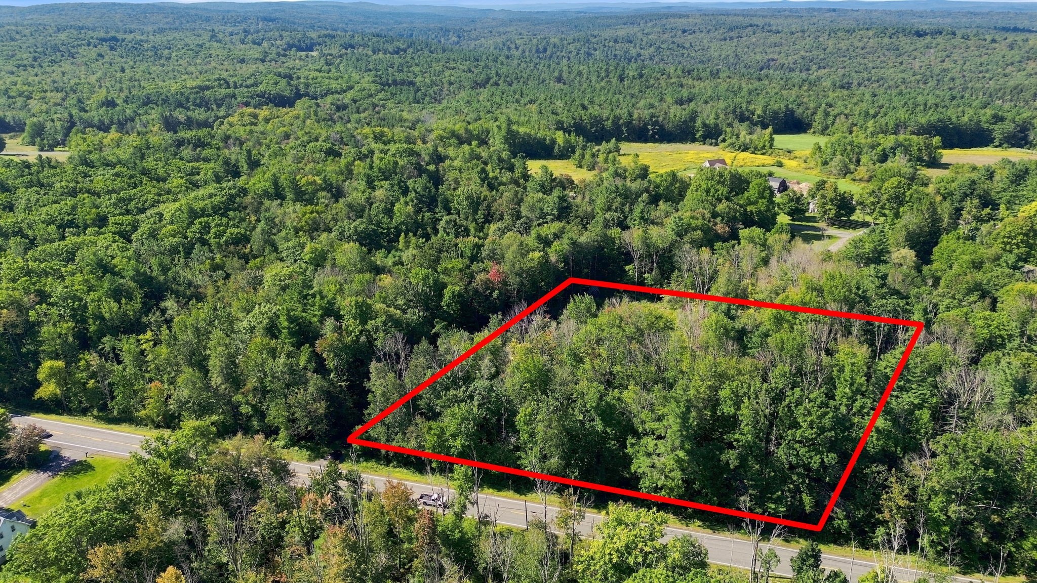 32 Berkshire Trail E Property Photo 5