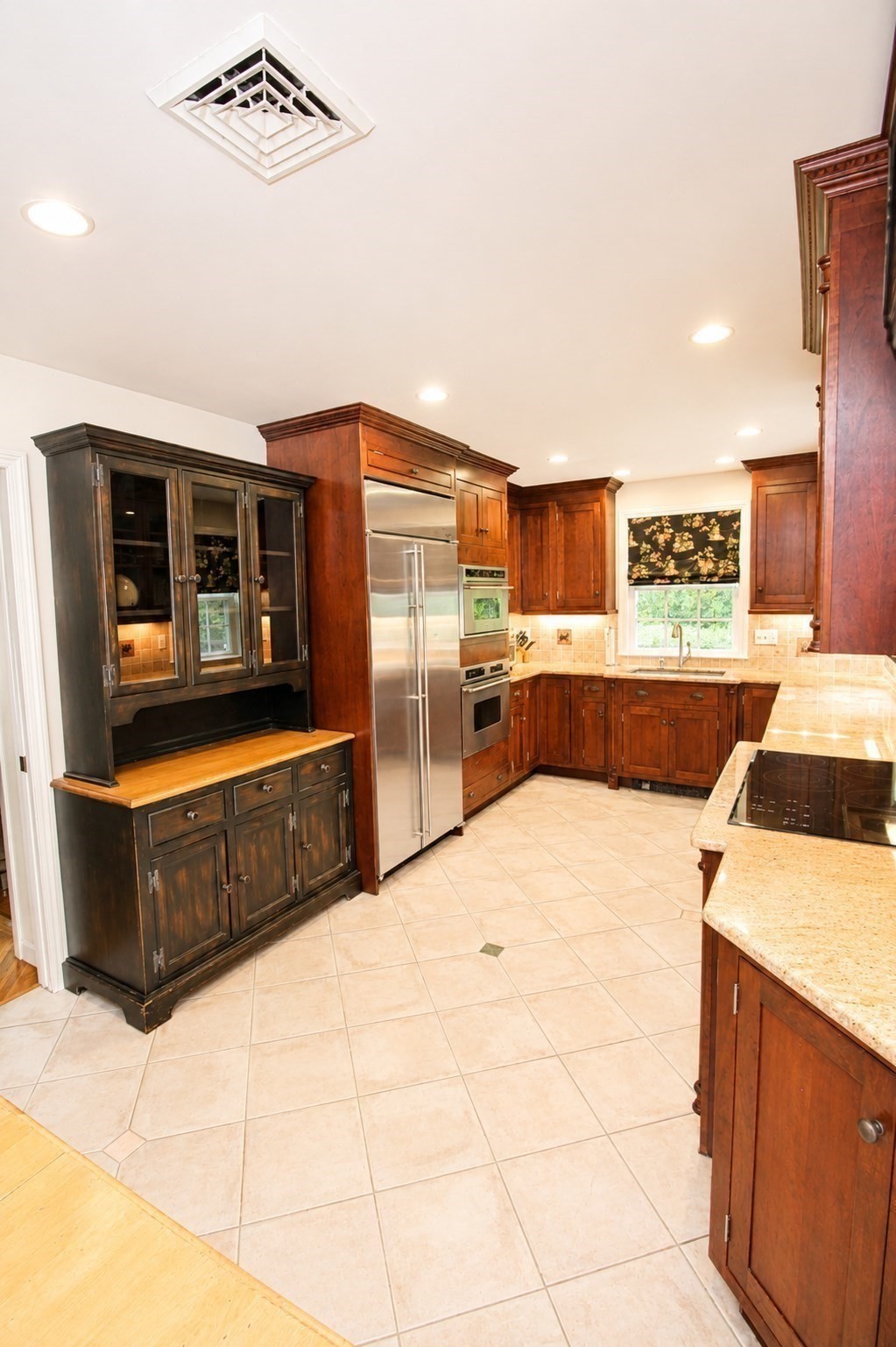 52 Brentwood Property Photo 8