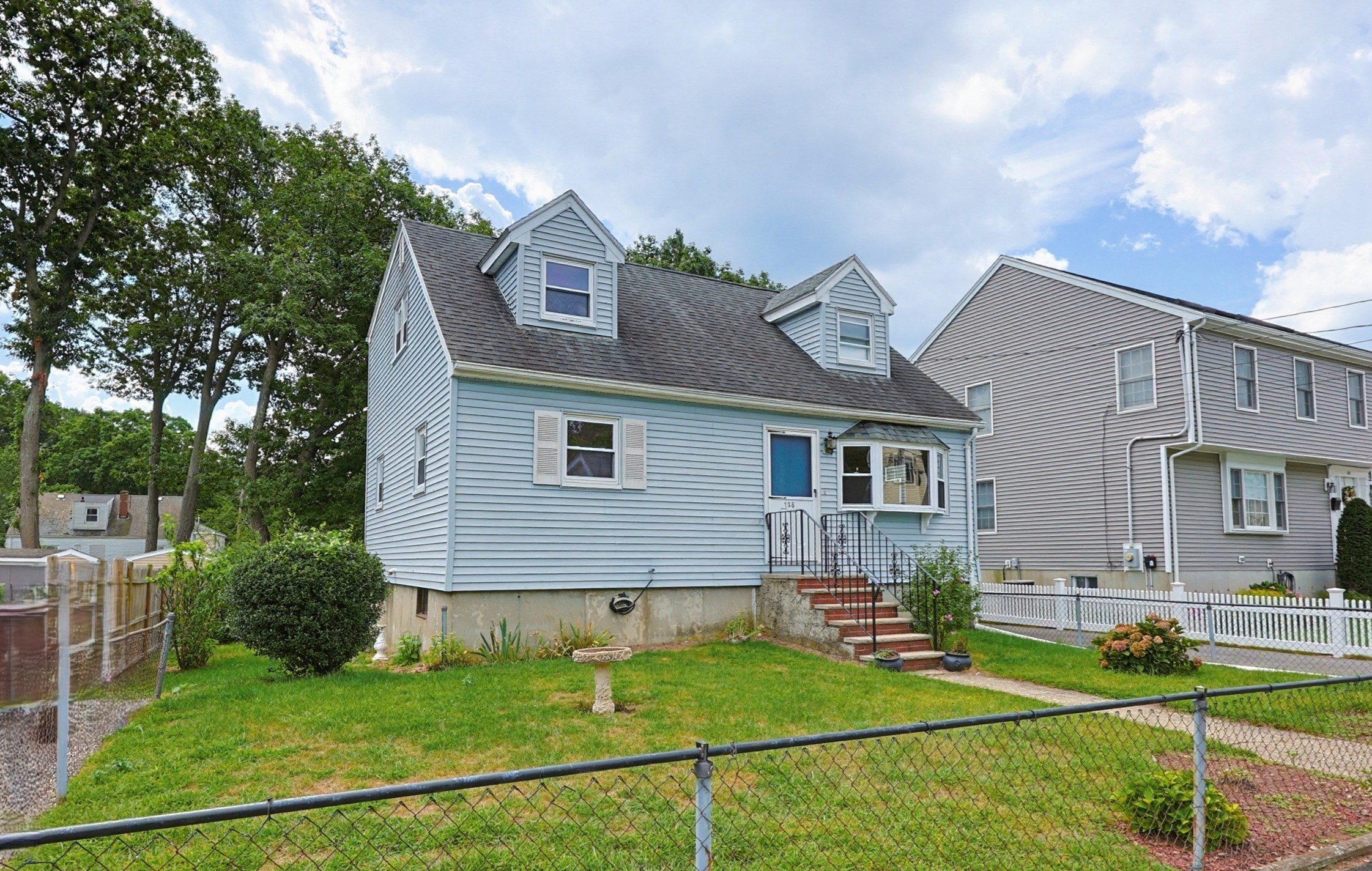 135 Crane St Property Photo 2