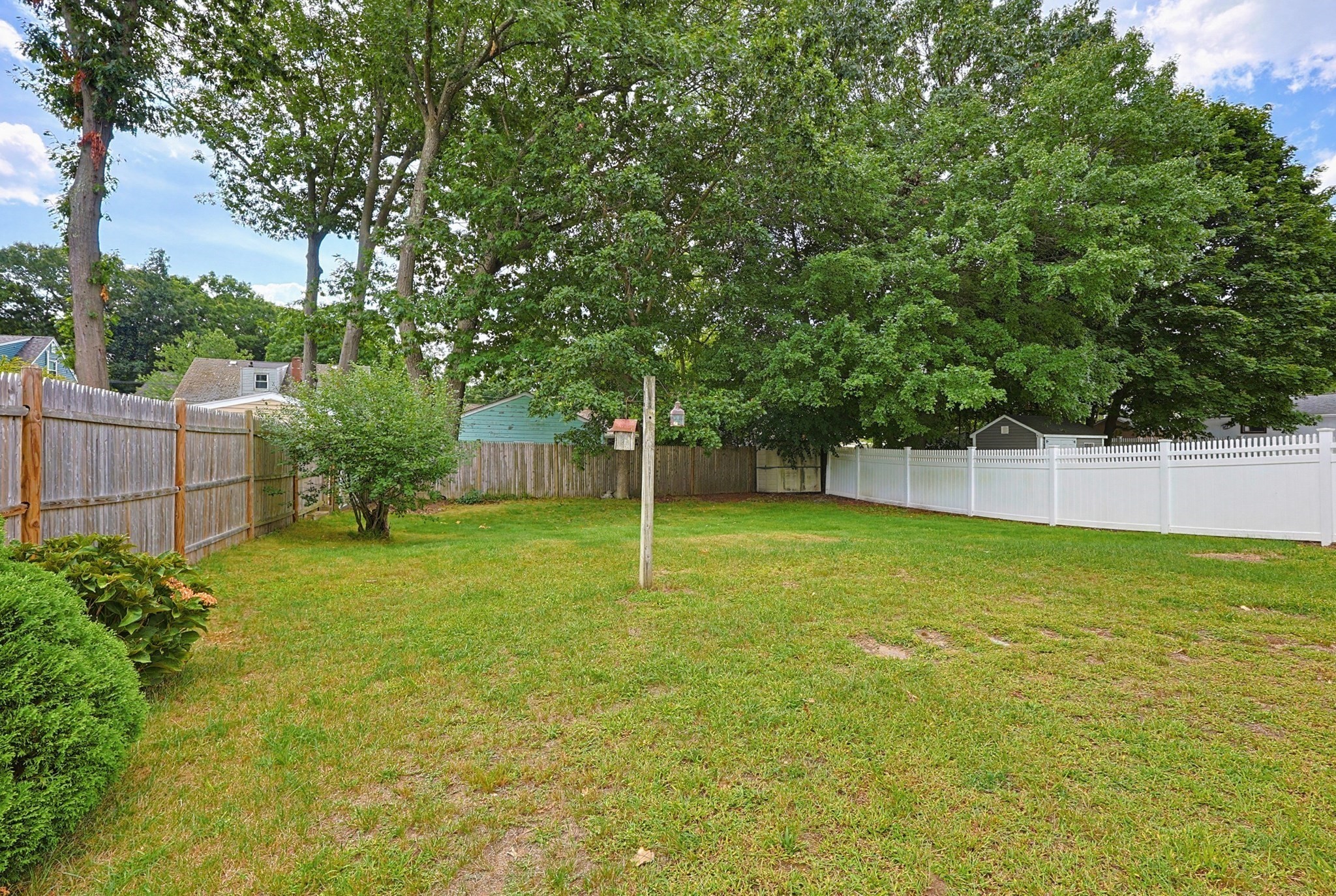 135 Crane St Property Photo 4