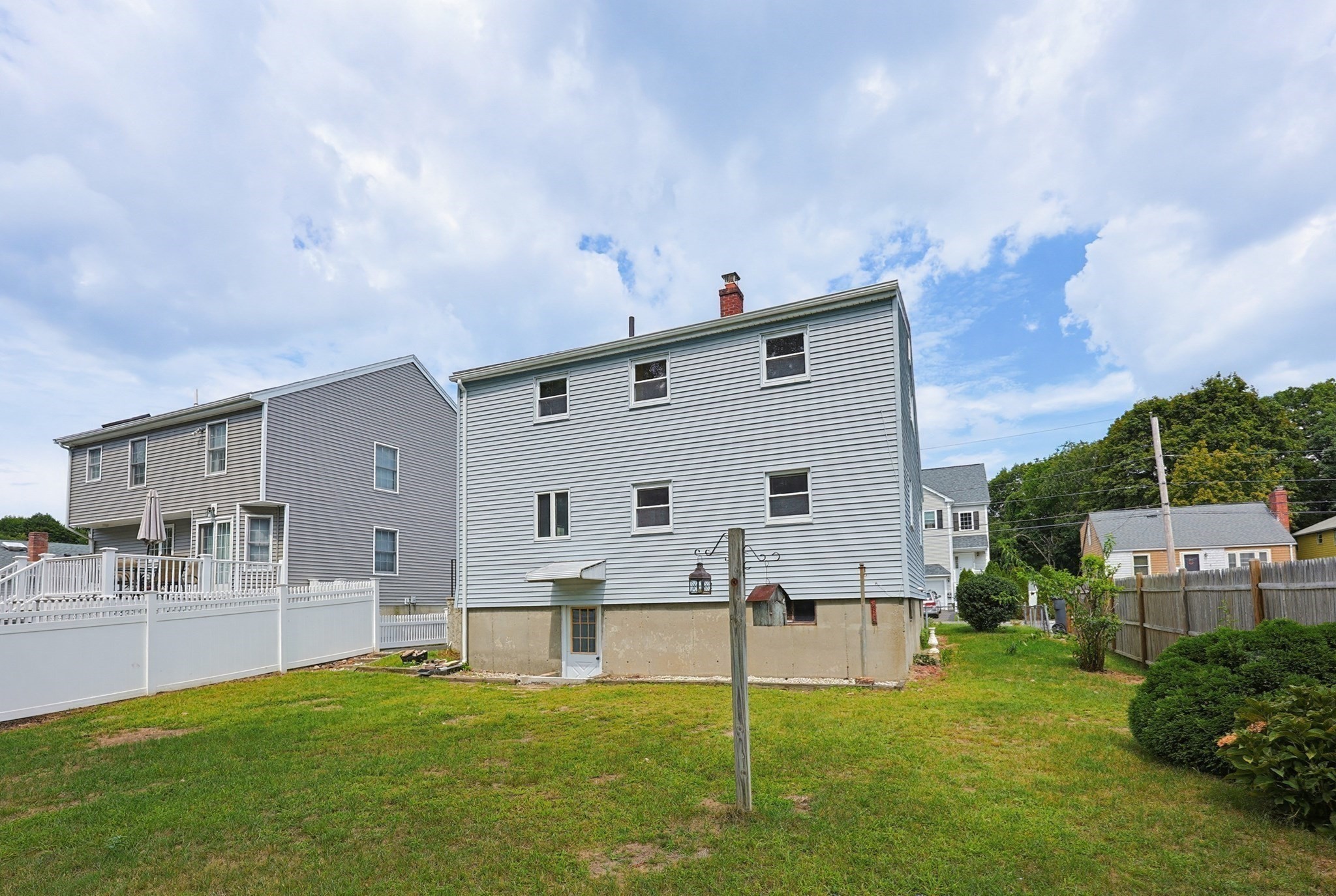 135 Crane St Property Photo 5