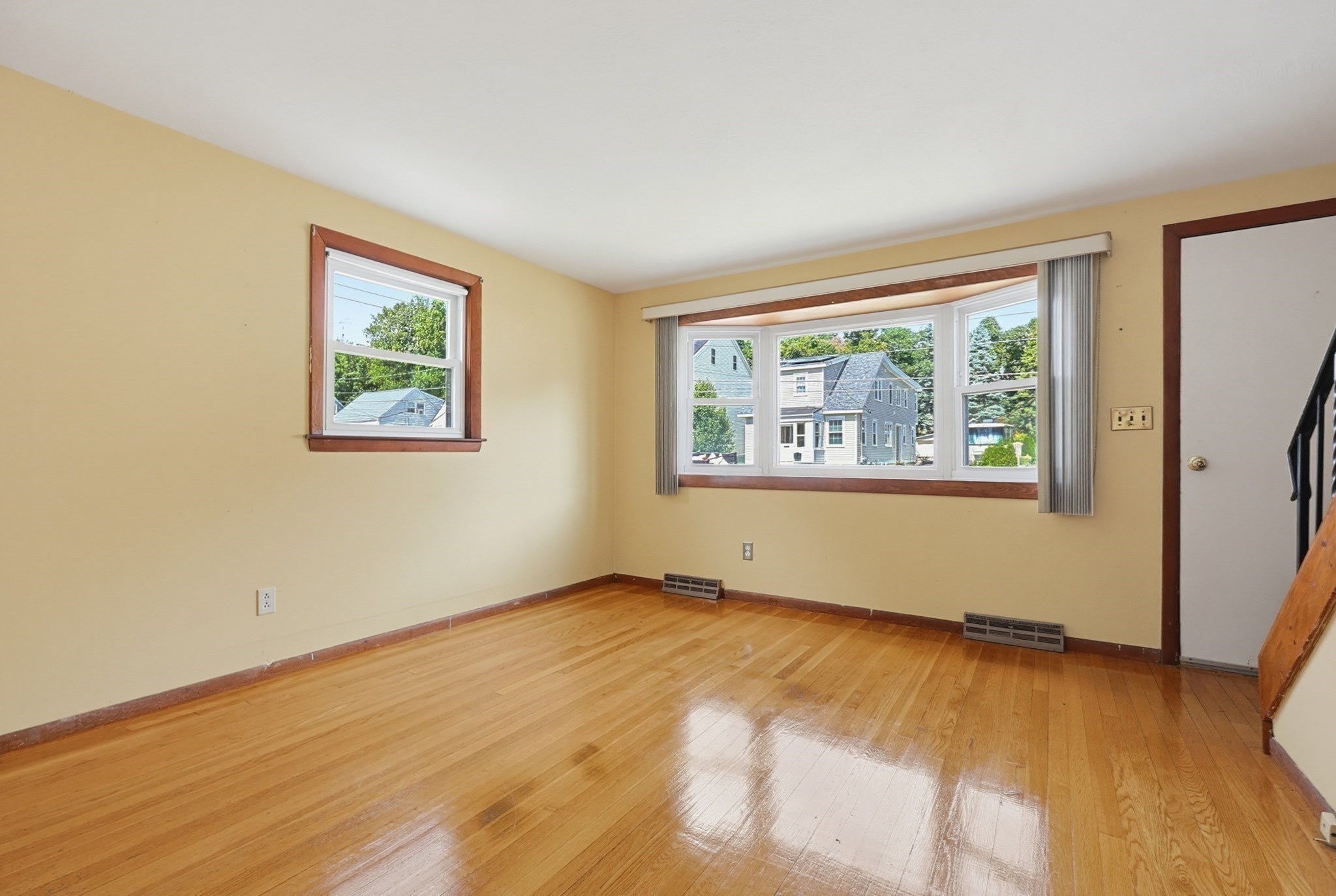 135 Crane St Property Photo 7
