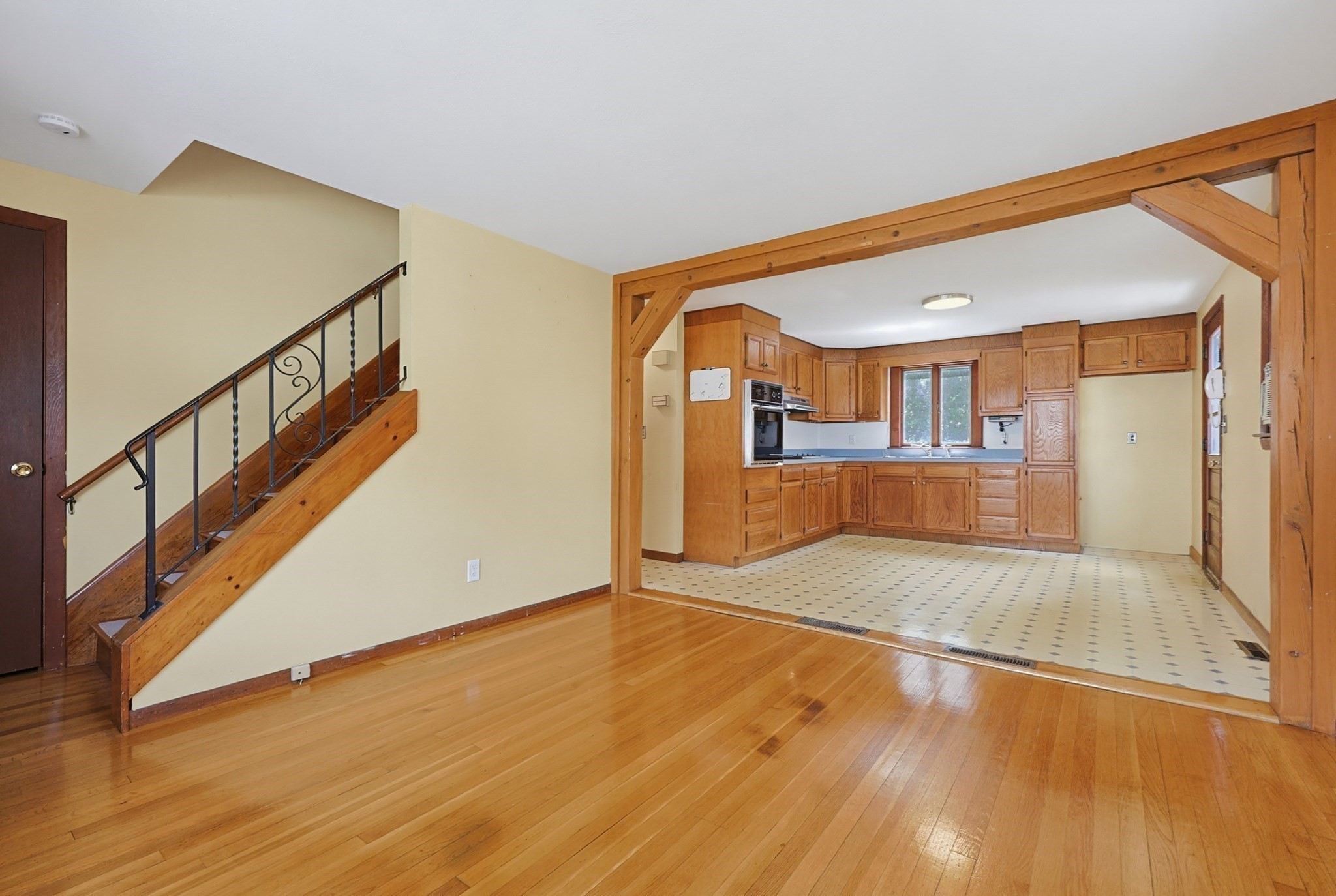 135 Crane St Property Photo 8