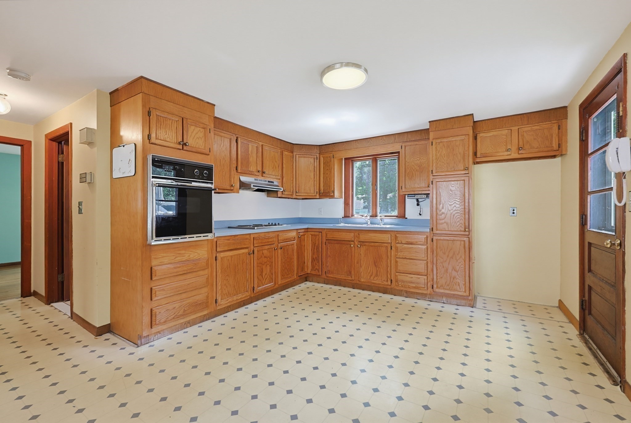 135 Crane St Property Photo 11