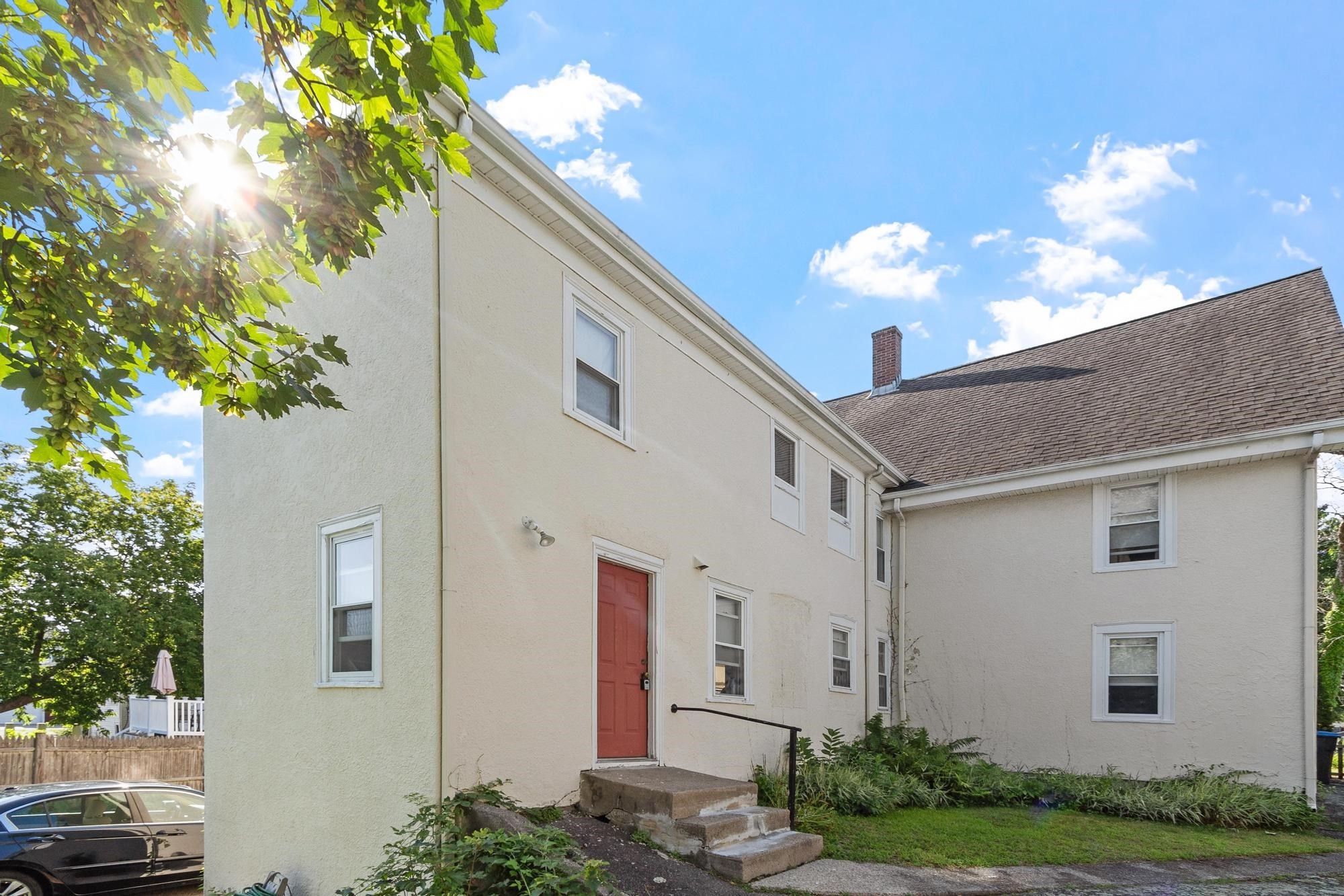 53 Summer St Property Photo 4