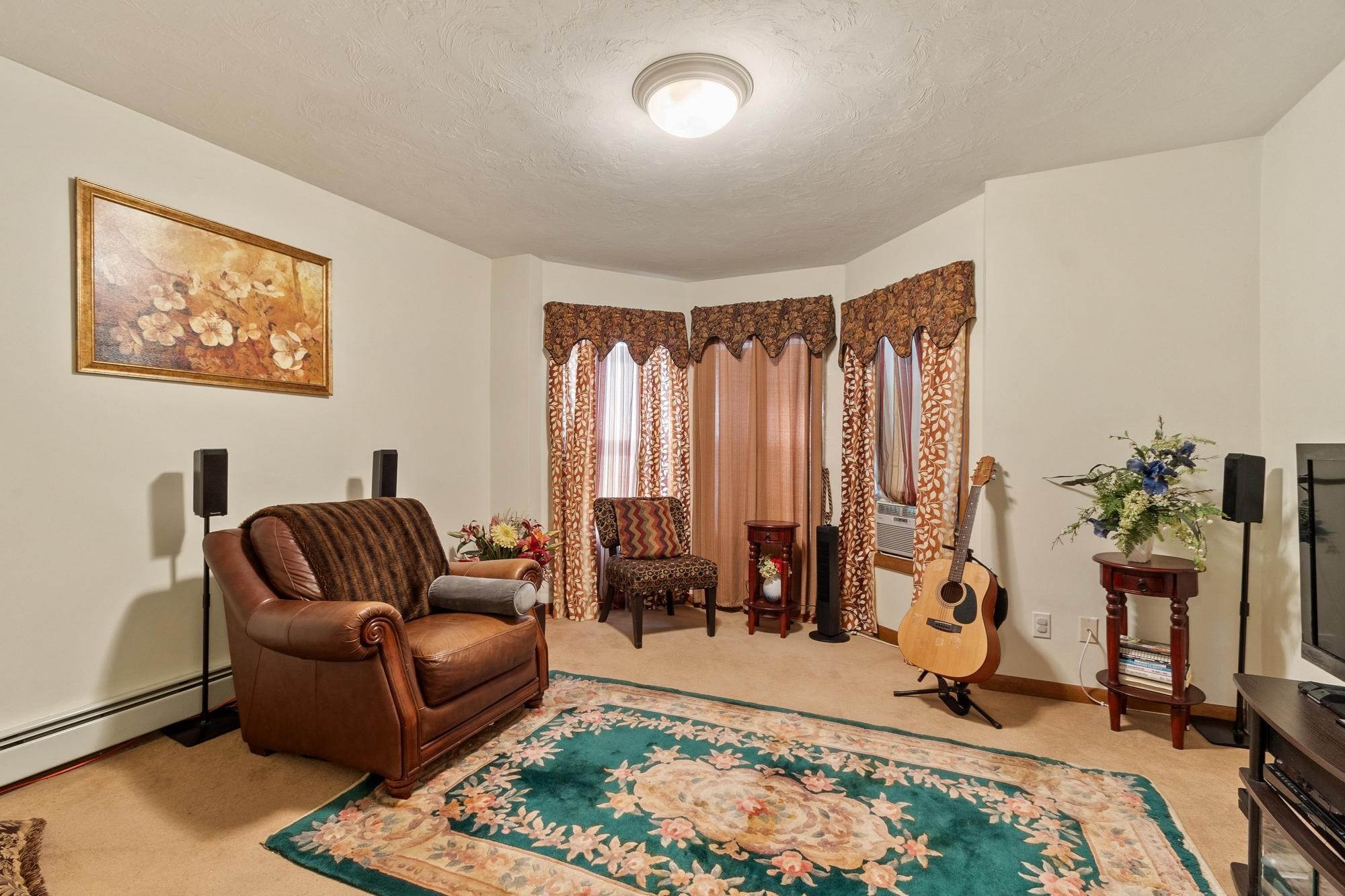 53 Summer St Property Photo 23
